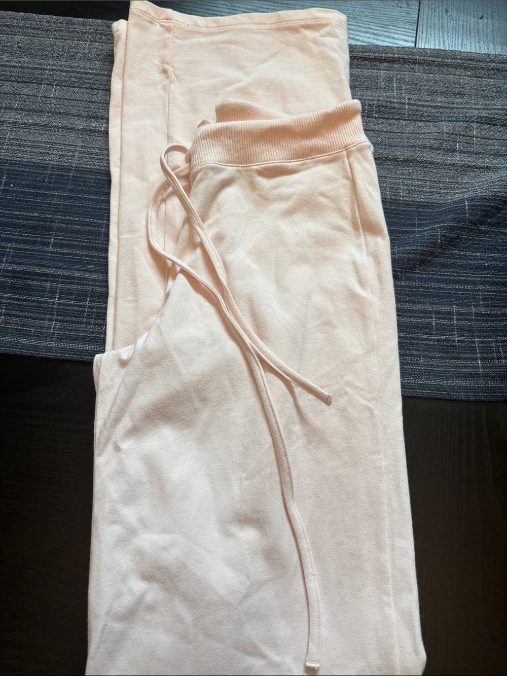 SKIMS Barley pink slim pant . Cotton jersey NWOT